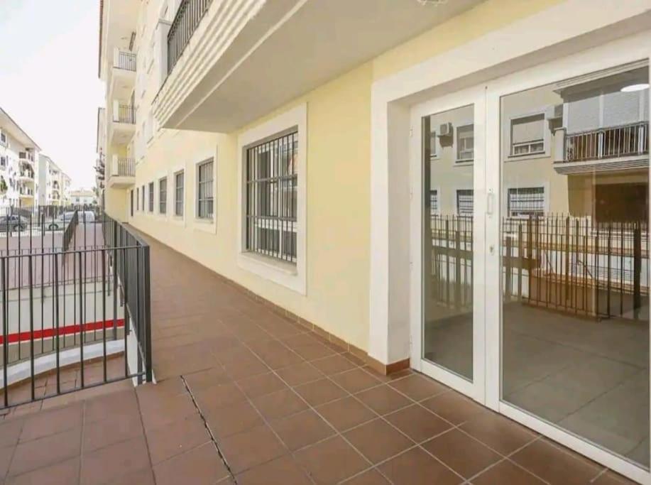 Alojamiento Con Piscina Y Parking En Sevilla La Algaba Luaran gambar